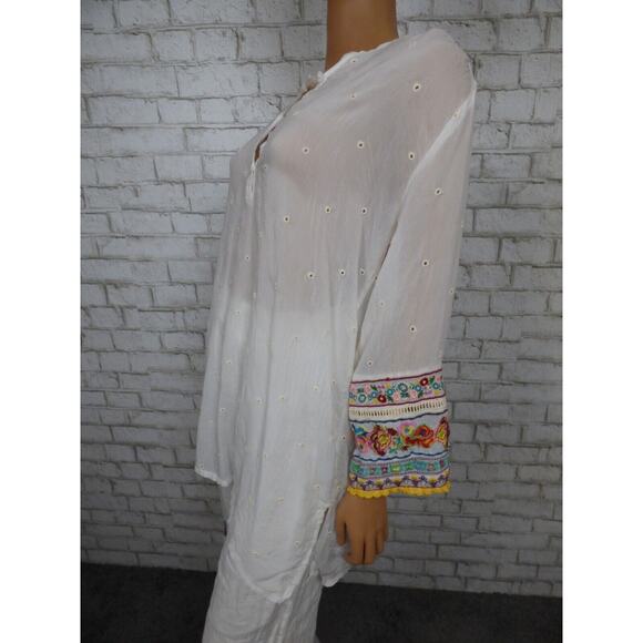 $295 Johnny Was Patchwork Sleeve Eyelet White Embroidered Tunic Small NEW - Picture 12 of 15
